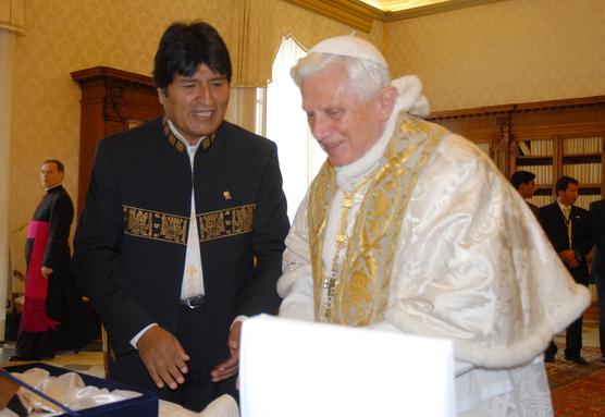 Evo con Benedicto ayer en El Vaticano  