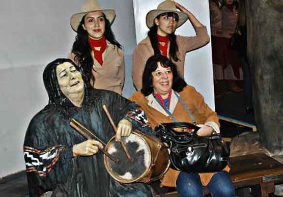 Mercedes Sosa en el stand de Tucumçan