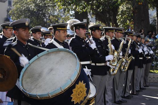 Las estrofas del Himno Nacional empezaron a sonar