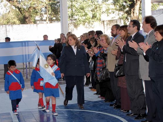 Acto del 9 de Julio en escuelas de la Munipalidad de S.M.de 