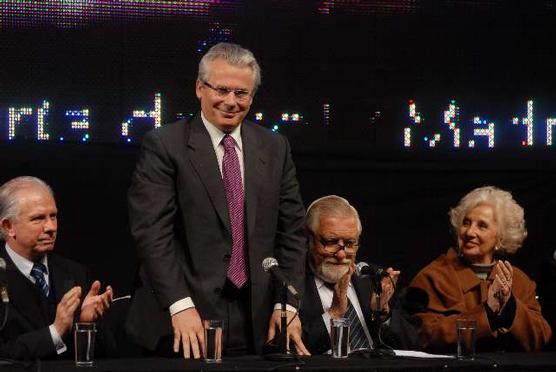 Baltazar Garzón fue homenajeado por Madres y Abuelas de Plaza de Mayo