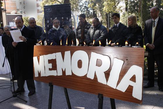 Acto por la memoria del atentado a la Amia en Plaza Independencia