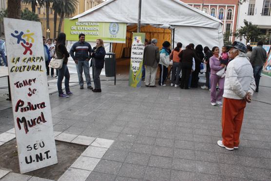 La carpa cultural de la UNT continuará hasta el domingo de 15 a 20 con talleres de plástica, música, teatro entre otros