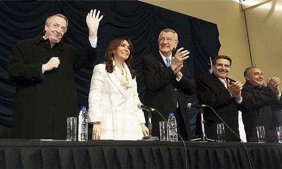 Cristina en acto oficial con Gioja y Berder Herrera