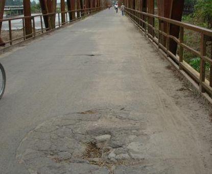 Puente sobre el Río Gastona