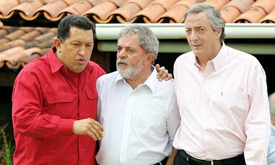 Chavez, Lula y Kirchner ingresan al almuerzo en Caracas