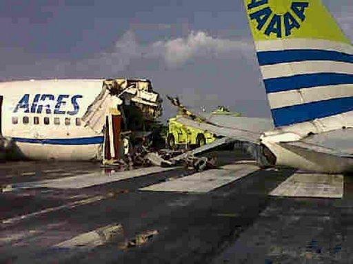 Restos del Boeing 737-700 que se partió en 3 al aterrizar en la isla de San Andrés