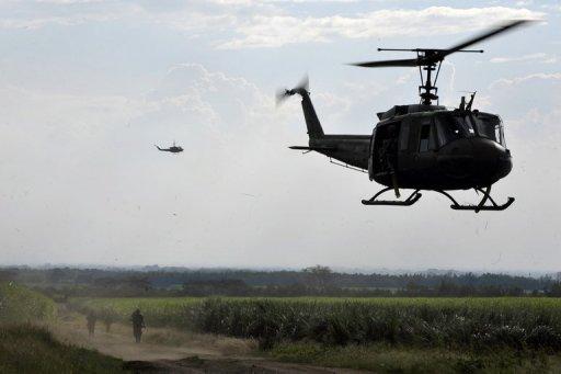 Helicóptero norteamericano sobrevuela ruta colombiana