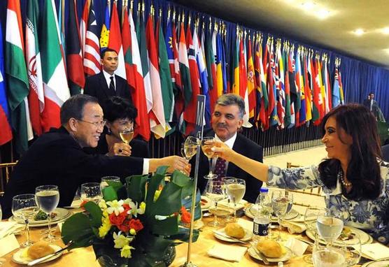 Brindis entre Cristina y Ban Ki-moon