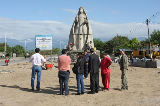 Monumento a la Virgen