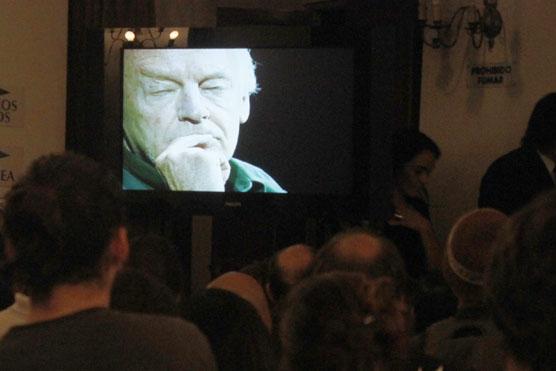 Eduardo Galeano disertó ayer en el Teatro Alberdi 