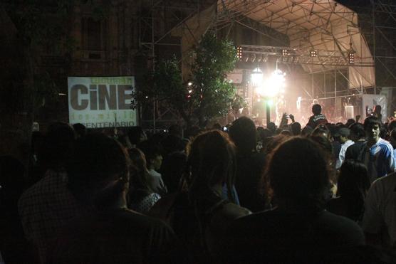 El viernes se presentó la película de Kapanga, en Plaza Independencia, en el marco del Tucumán Cine 2010