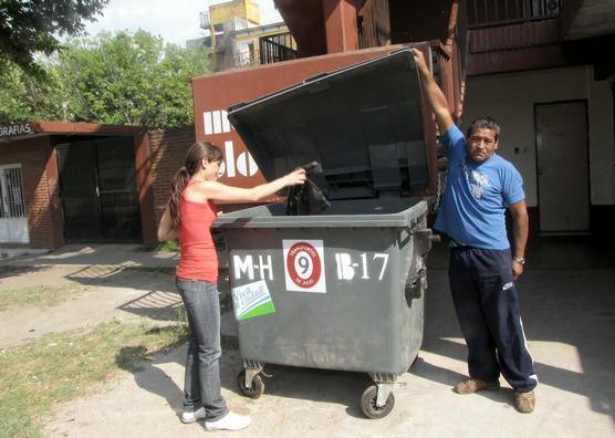 Contenedor en Barrio Oeste II