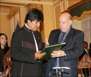 Morales e Insulza en La Paz