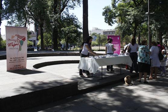 Durante la mañana de ayer en Plaza Independencia el Obsevatorio de la mujer estaba presente