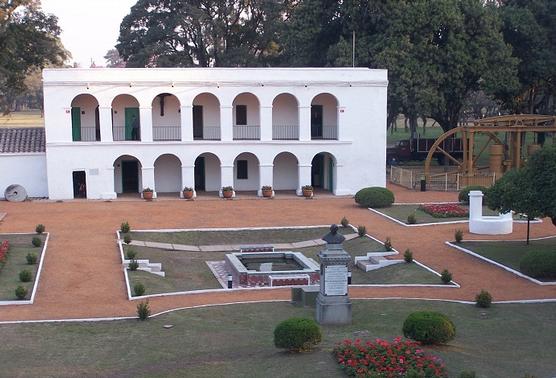 Casa del Obispo Colombres en el Parque 9 de Julio