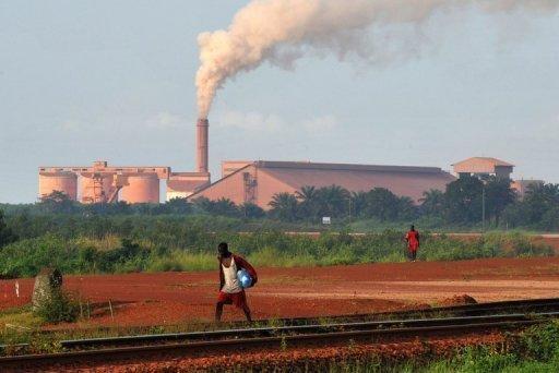 Una planta de bauxita en Guinea es uno de los lugares mencionados en la lista