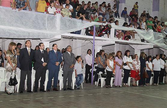 Autoridades en el acto de cierre