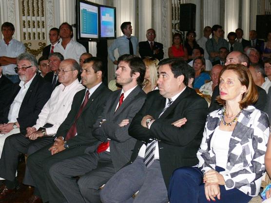 Autoridades presentes en la disertación de Racedo Aragón