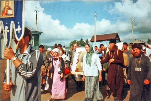 Mujer ortodoxa en procesión