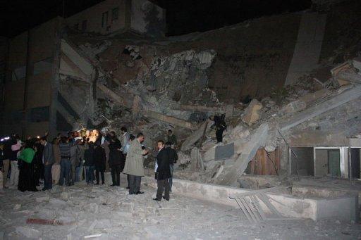 El edificio de la residencia de Gadafi destruido por un misil