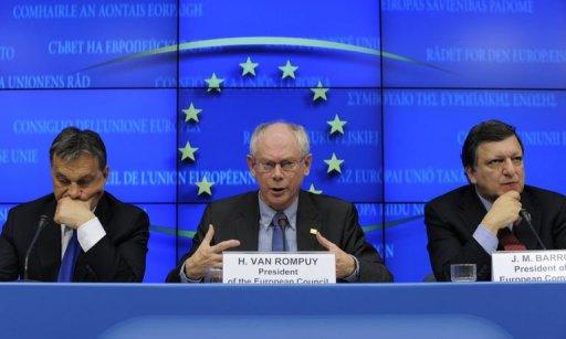 Viktor Orban, Herman van Rompuy y José Manuel Durao Barroso en rueda de prensa este jueves en Bruselas