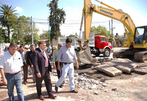 Amaya supervisando obras