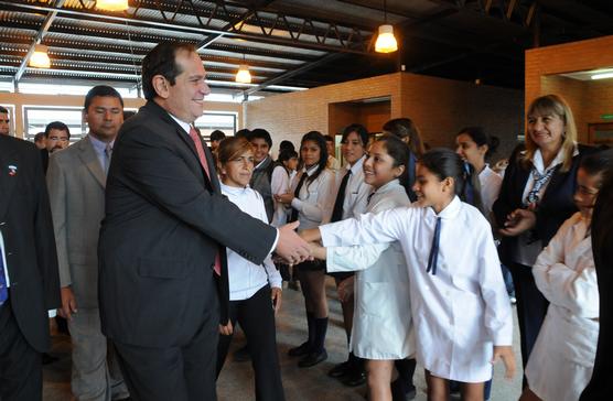 Gobernador en la nueva escuela