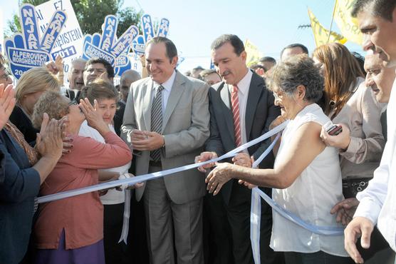 Alperovich, Morghenstein y Najar  en la inauguración