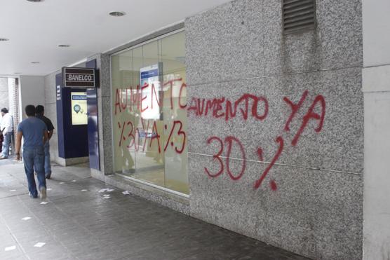 Paro de 24 horas en los bancos