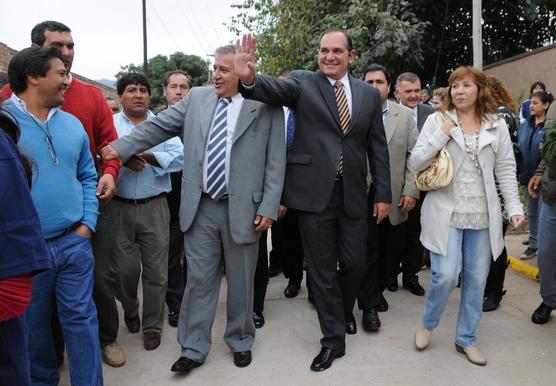 El Gobernador inaugurando obras