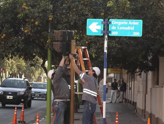 Semáforos en Lamadrid esquina Las Heras