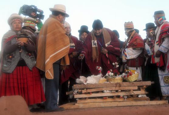 Evo Morales en Tiawanacu, pidió por paz y alimentos