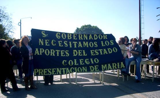 Argumentan que la recaudación de las cuotas no alcanza para que los educadores cobren un salario digno