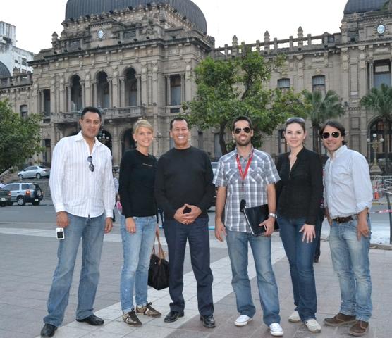 Los visitantes en Plaza Independencia