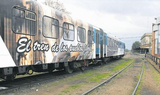 Los vagones del tren que unira Pilar con Salto