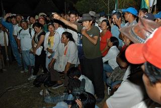 Representantes indigenas aprueban el dialogo anoche