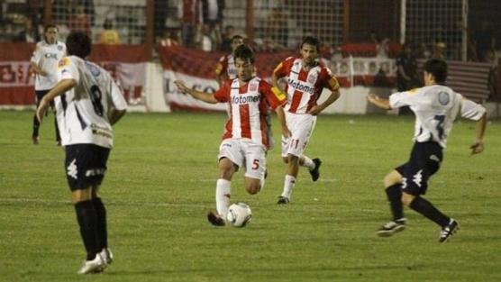 Cuando tenía todo para quedarse con el triunfo el Santo de Tucumán finalizó empatando 1 a 1 con Gimnasia y Tiro en Salta