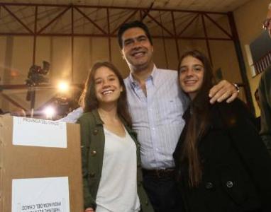 Capitanich se impone con más del 65% de los votos