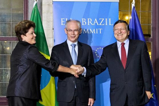 Rousseff, Herman Van Rompuy y José Manuel Durão Barroso, ayer en Bruselas