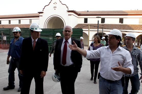 El ministro de Turismo de la Nación Enrique Meyer, visitó ayer las obras en el ex Mercado de Abasto