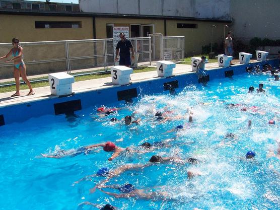 Pista de natación del Complejo Ledesma