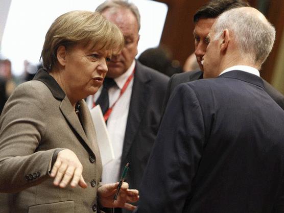 Merkel indaga a Papandreu, ayer en Cannes