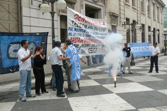 Estado de alerta y movilización en Telecom