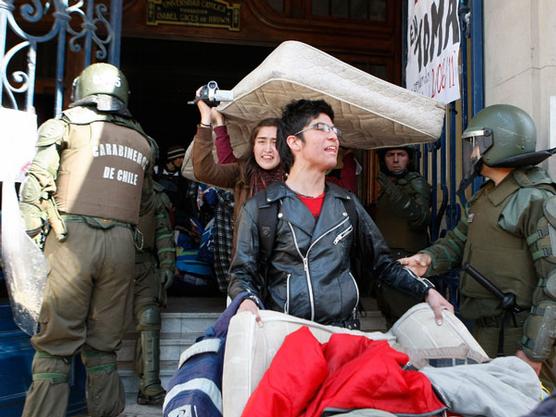 Estudiantes secundarios desalojados el domingo