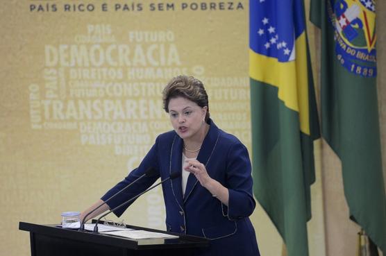 Rousseff hace el anuncio ayer en el Planalto