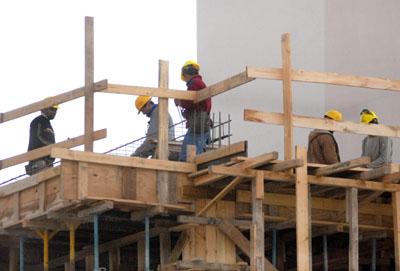 Obreros en plena tarea