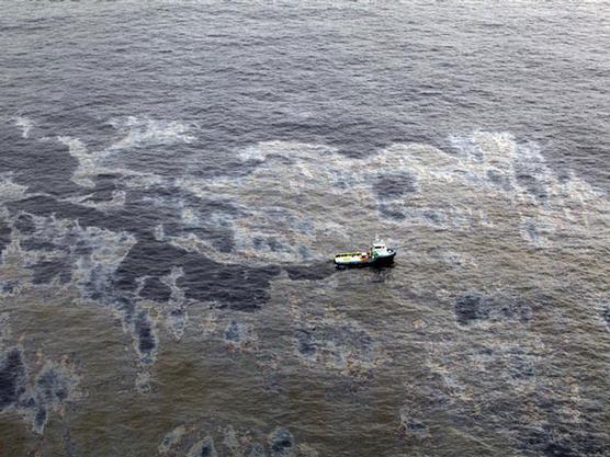 En el momento de mayor intensidad de la fuga, se llegaron a verter entre 200 y 330 barriles de crudo por día al océano