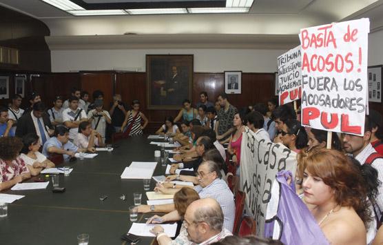 El Honorable Consejo Superior de la UNT resolvió iniciar juicio academico al docente de F. y L. acusado de acosador sexual