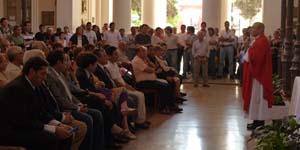 Acto por el día del no docente en el patio del recturado de la UNT